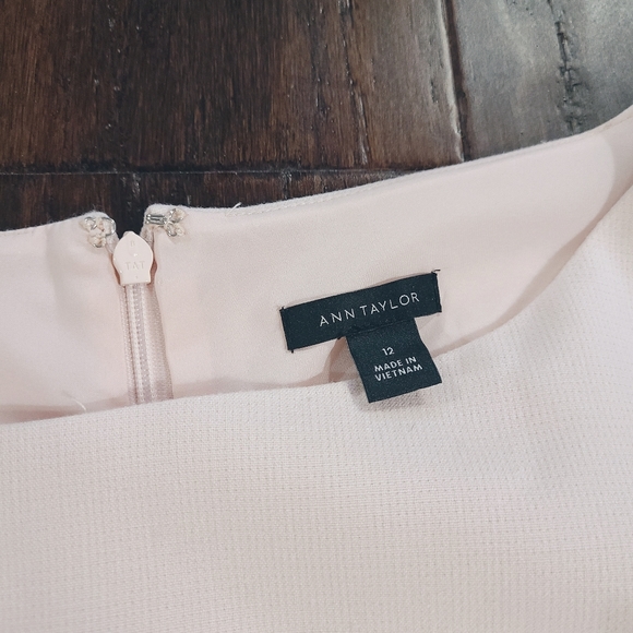 Ann Taylor Double Weave Flounce Sheath Dress Size 12 - Picture 5 of 9